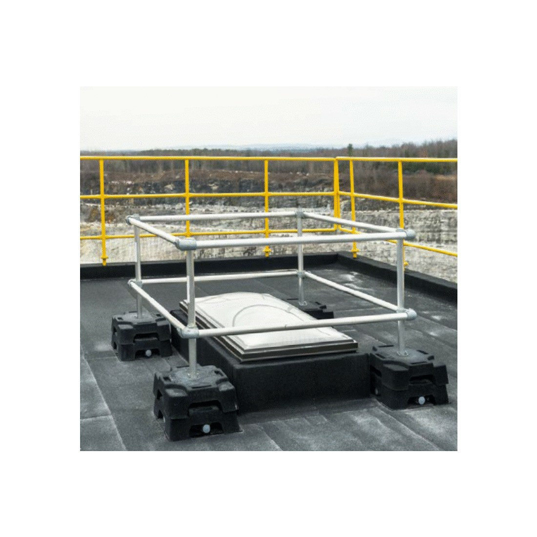 GUARDRAIL FOR SKYLIGHTS AND SKYDOMES