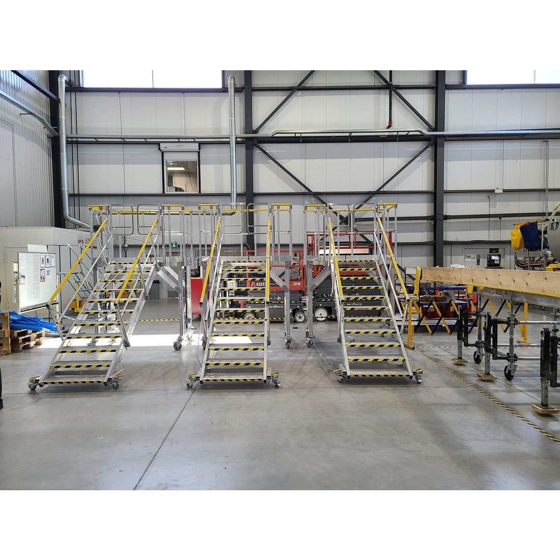 LEEVEL: Custom Access Solutions for Work and Movement at Height