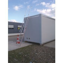 Telescopic secured step ladder for bungalow access