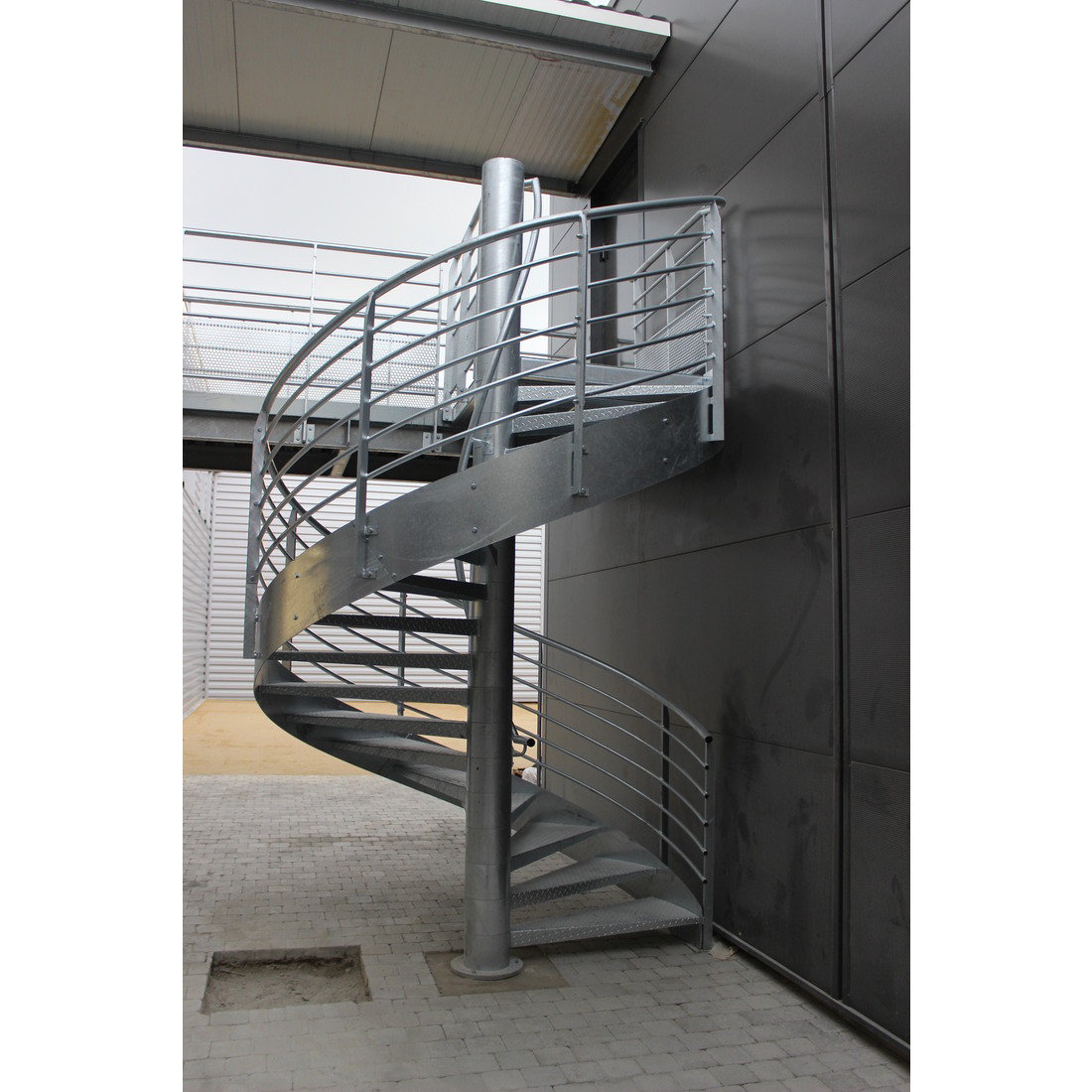 Horizontal exterior staircase